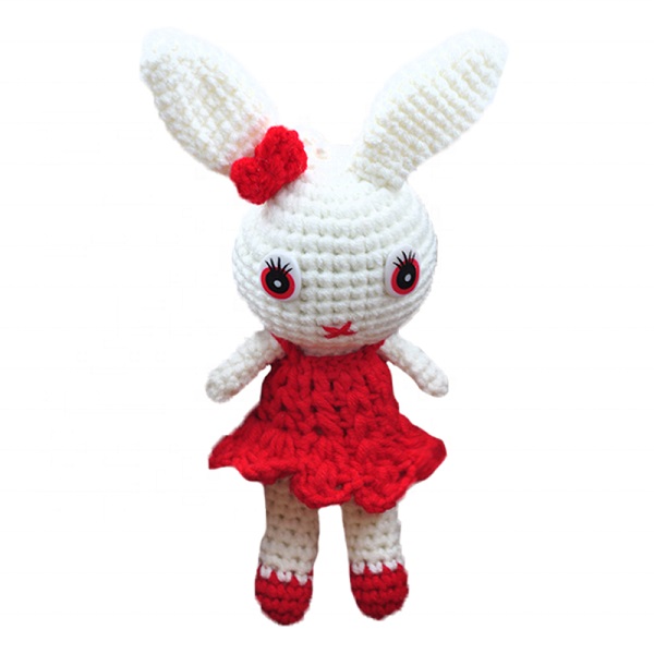 China new design handmade knitted stuffed toy rabbit manufacturers